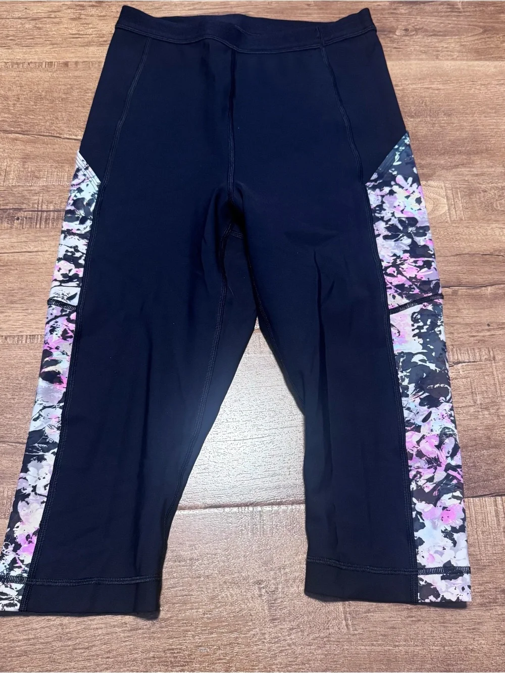 Lululemon High Rise Paddle Crop Size 8 - Picture 3 of 6